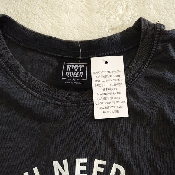 Riot Queen👑 "All You Need Is Love"❤️ Graphic Tee - Picture 6 of 7